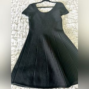 Theory - Beautiful black ribbed A-line scoop neck dress - Size L